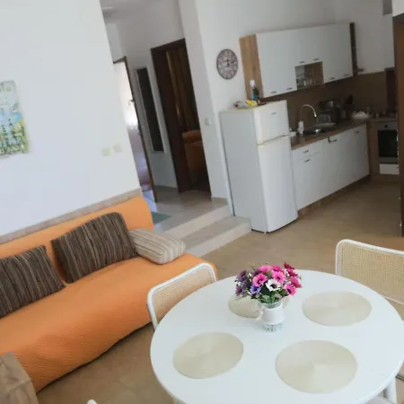 Apartament Elinor Budjaka