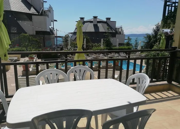 Elinor Budjaka Sozopol