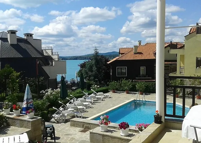 Elinor Budjaka Sozopol