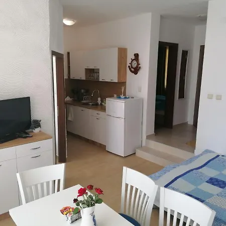 Apartament Elinor Budjaka *