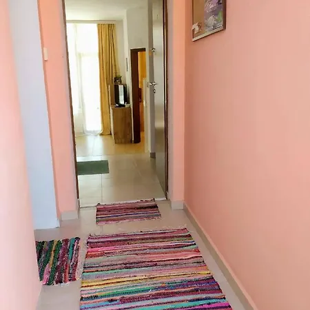 Elinor Budjaka Apartment *