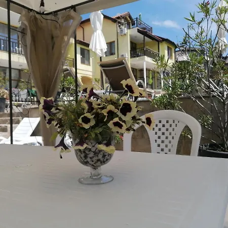 Apartment Elinor Budjaka