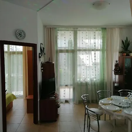 Apartment Elinor Budjaka