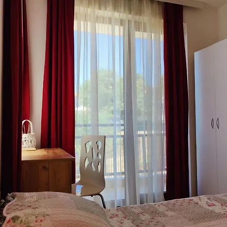 Elinor Budjaka Apartment