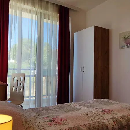 Elinor Budjaka Apartment