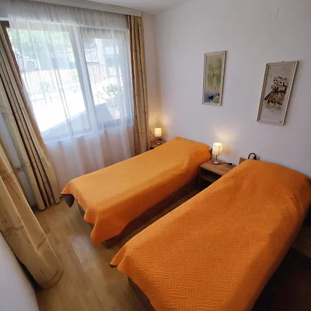 Elinor Budjaka Apartment