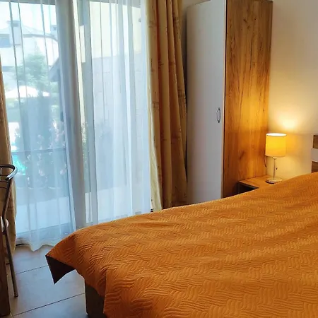 Elinor Budjaka Apartment *