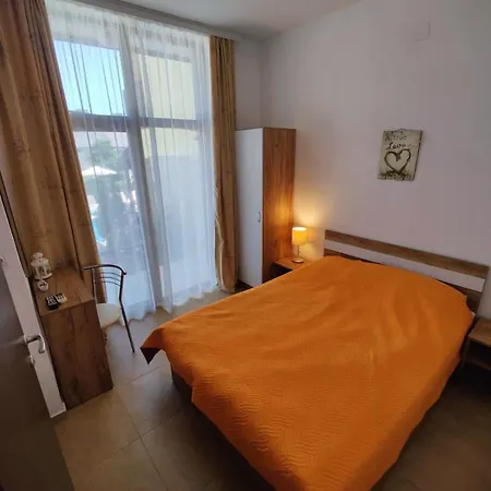 Elinor Budjaka Apartment