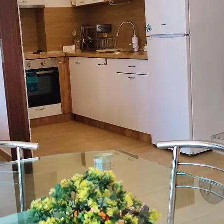 Elinor Budjaka Apartment *