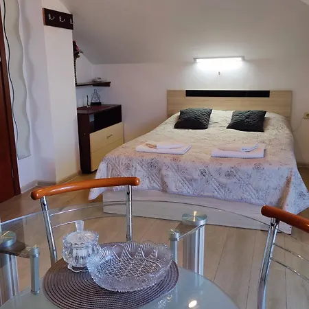 Elinor Budjaka Apartment