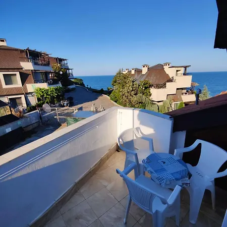Elinor Budjaka Apartment *