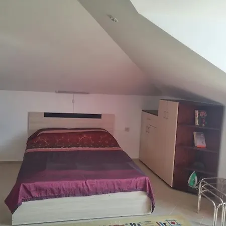 Elinor Budjaka Sozopol