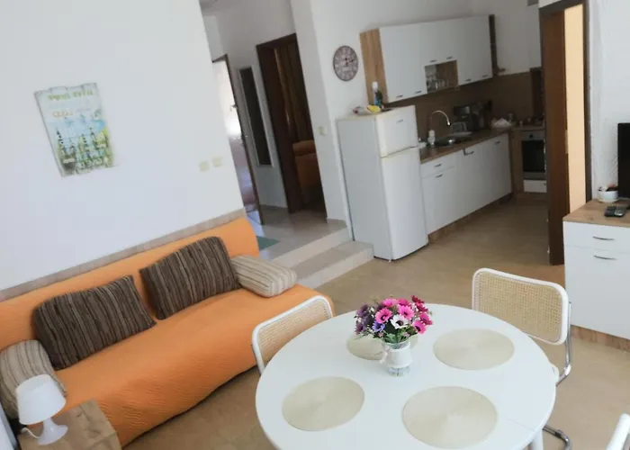 Apartament Elinor Budjaka