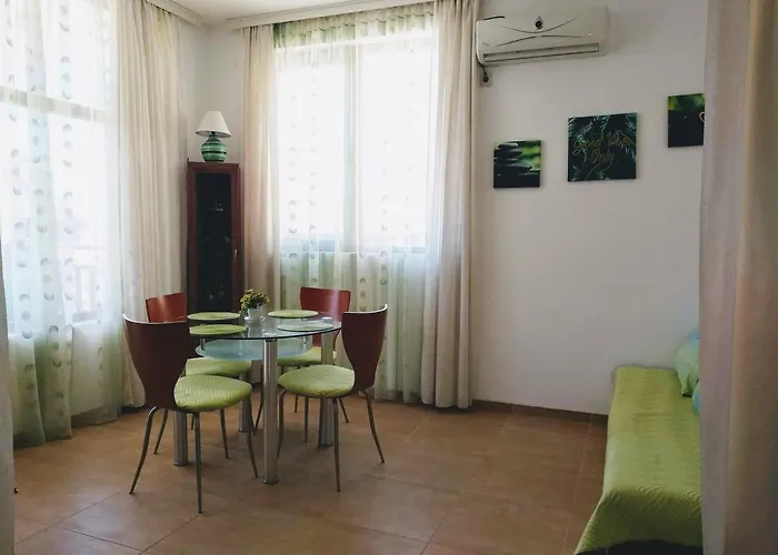 Apartament Elinor Budjaka