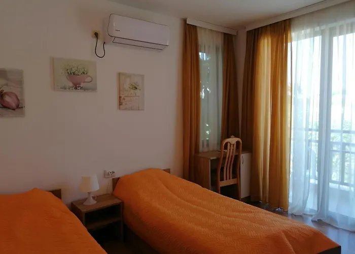 Elinor Budjaka Apartament