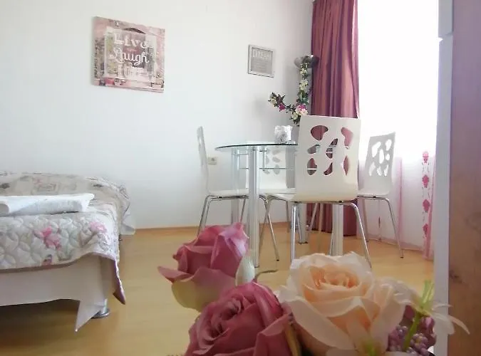 Elinor Budjaka Apartament *