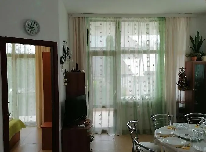 Apartament Elinor Budjaka